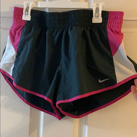Small Nike running shorts - Picture 1 of 1